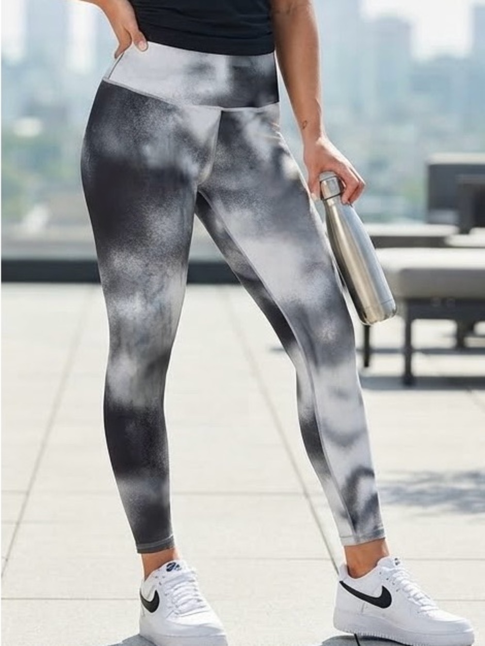 Nike Black & White Cloud-Effect High-Waist Leggings